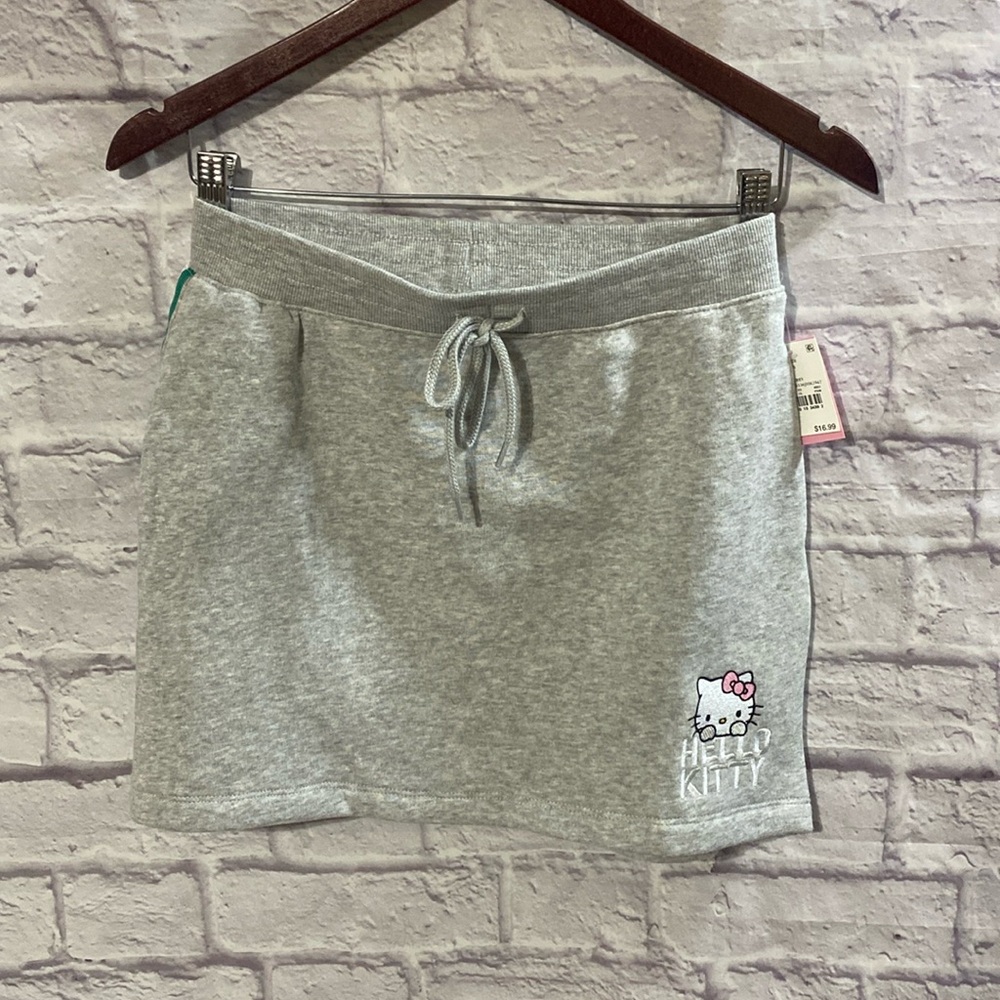 NWT Hello Kitty Sweatshirt Skirt with Pockets Women’s Small